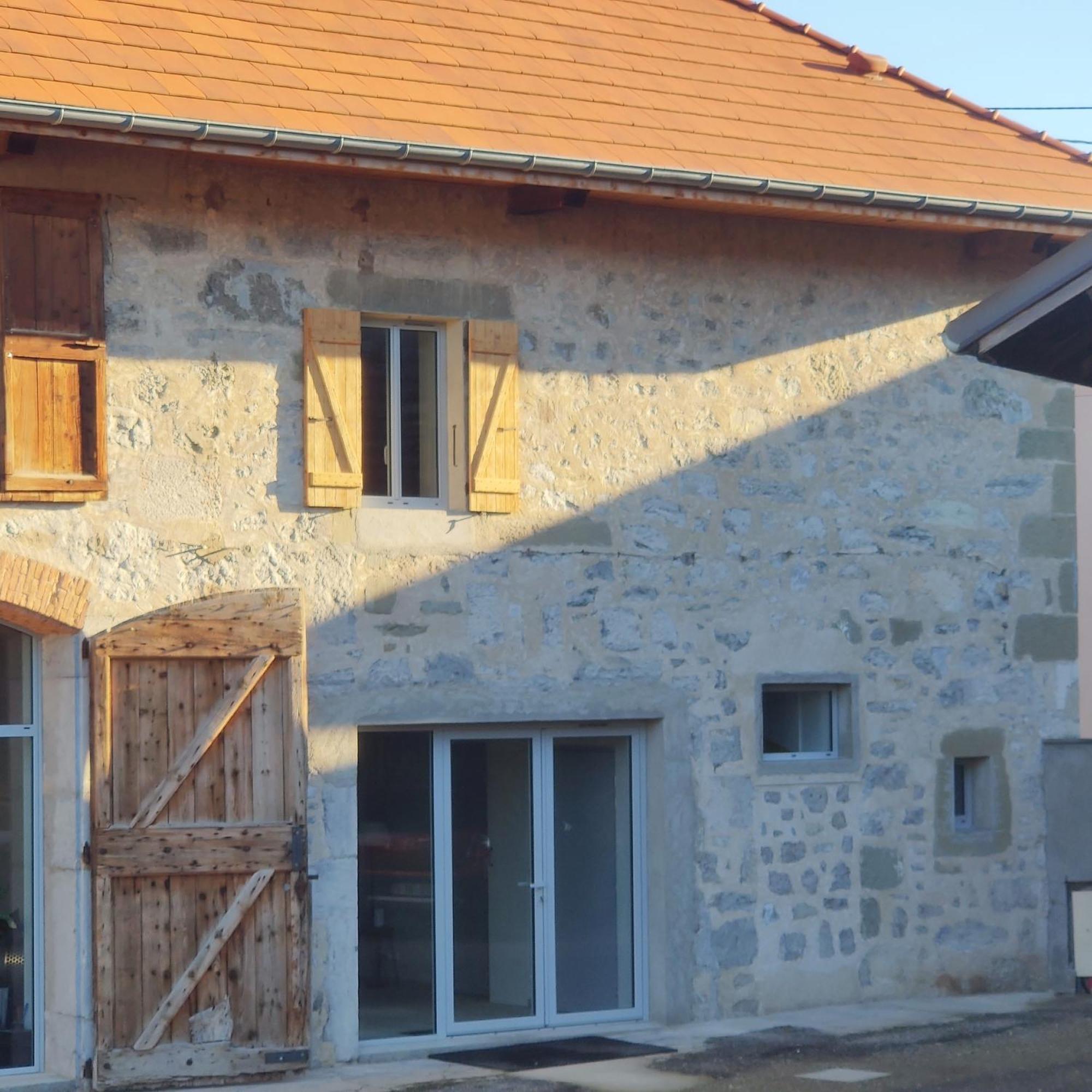 Au Coin Du Chemin Hotel Chambery Bagian luar foto