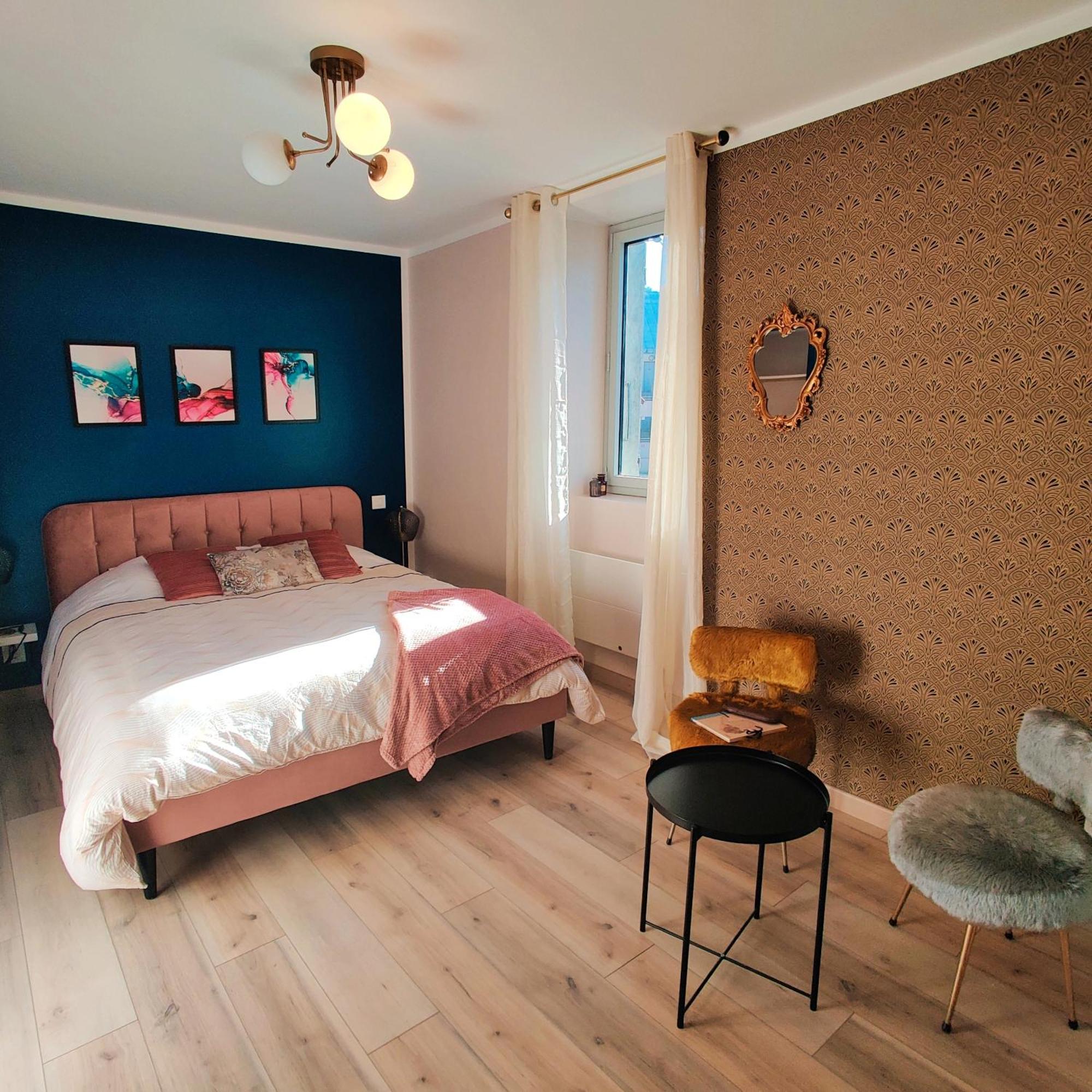 Au Coin Du Chemin Hotel Chambery Ruang foto