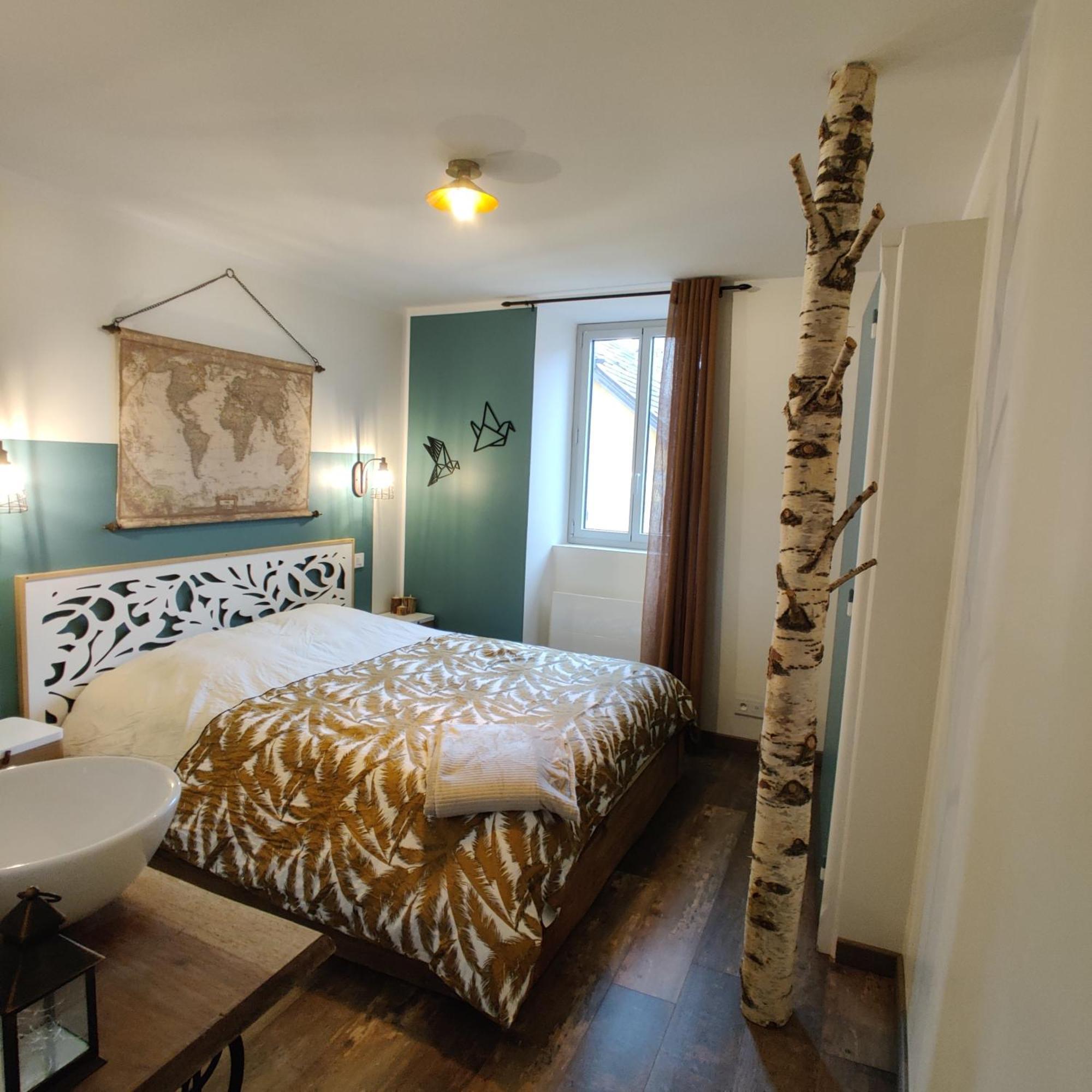 Au Coin Du Chemin Hotel Chambery Ruang foto
